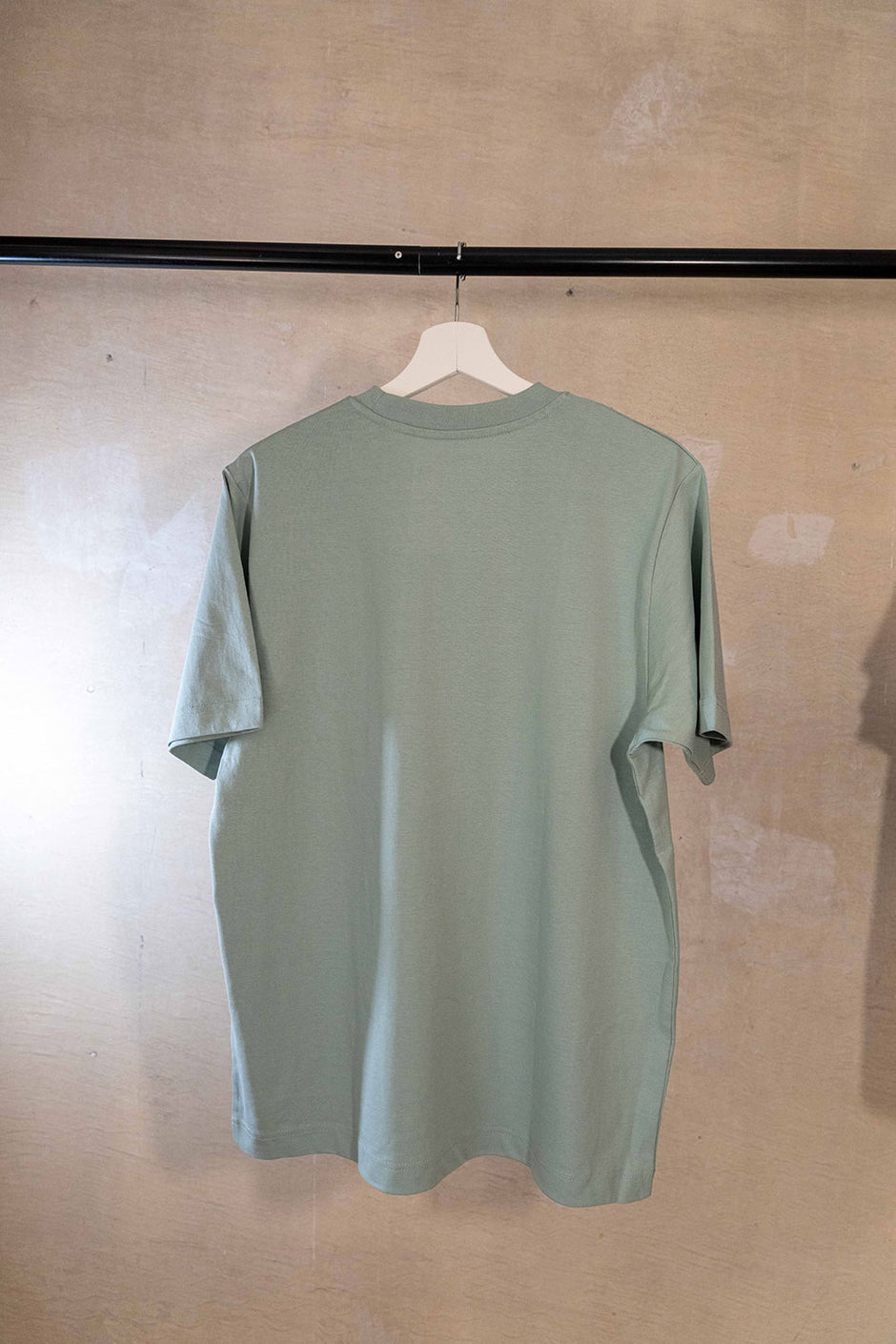 Oversize T Shirt in Dunkelgrün bzw. ALOE Rückseite | BLANC Basics | Club of Dreamers