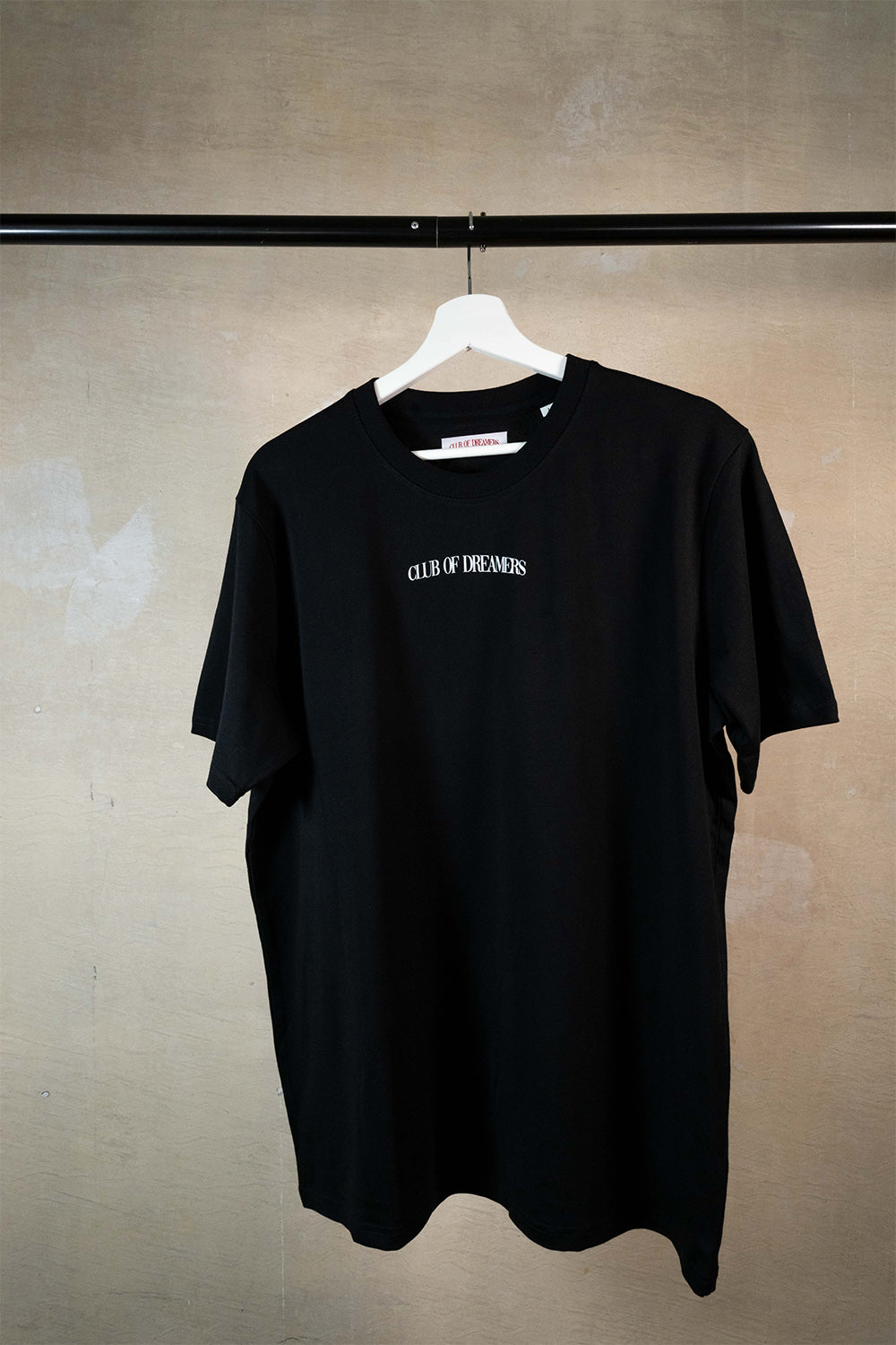 Streetwear Brand Oversize T-Shirt Damen Herren Schwarz Black Luxus Bio Baumwolle Schrift Front seitlich Print Unisex Tee Club of Dreamers Marke Beste