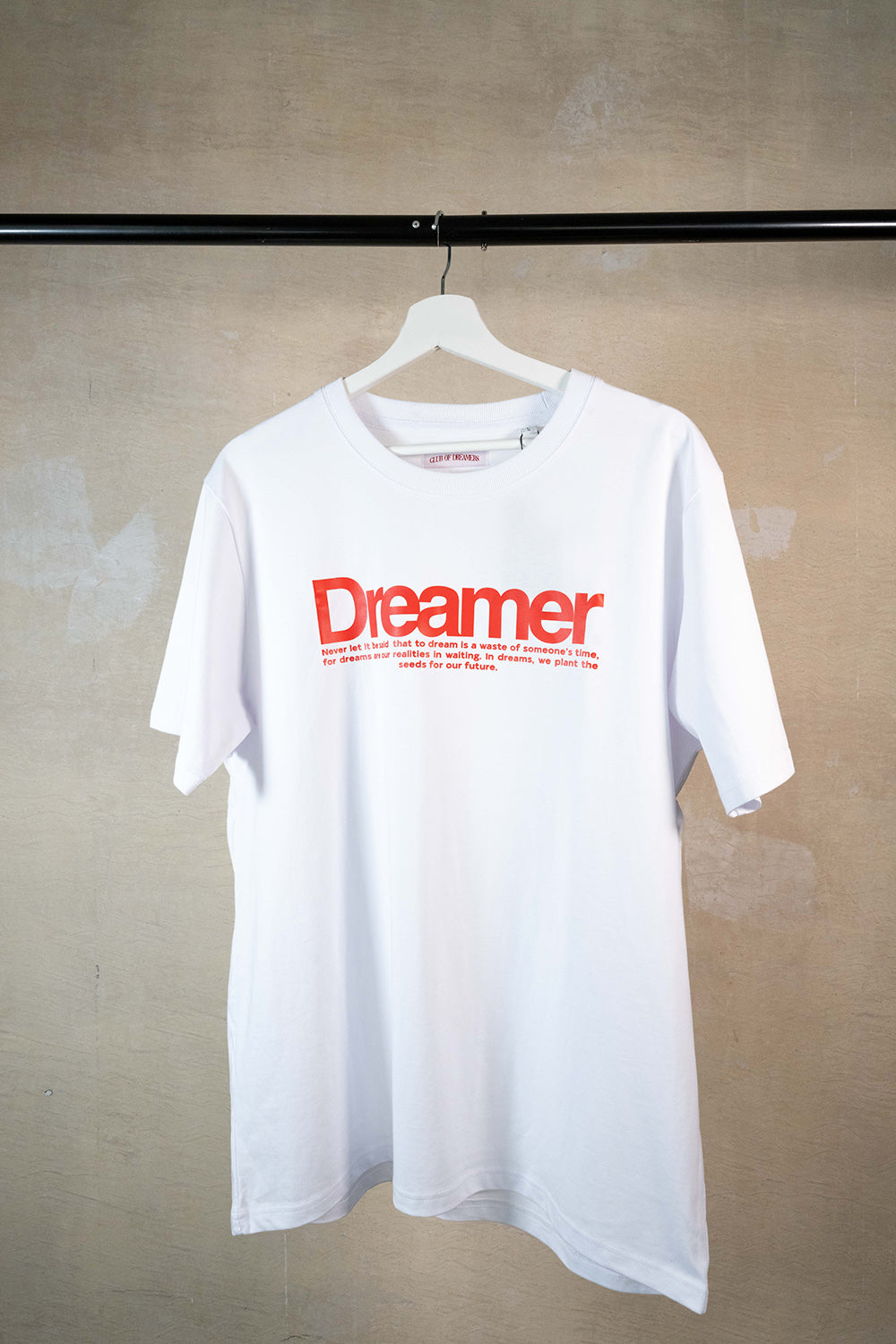 Streetwear Brand Oversize T-Shirt Damen Herren Weiß White Bio Baumwolle Schrift Front Brust Print Unisex Dreamer Club of State of Marke Beste